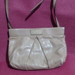 Marc Jacobs Elegant Tan Crossbody Bag